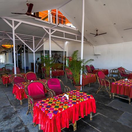 Om Sai Beach Resort 阿贡达 外观 照片