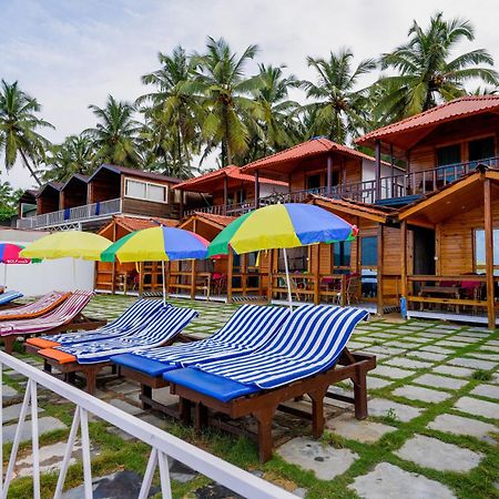Om Sai Beach Resort 阿贡达 外观 照片