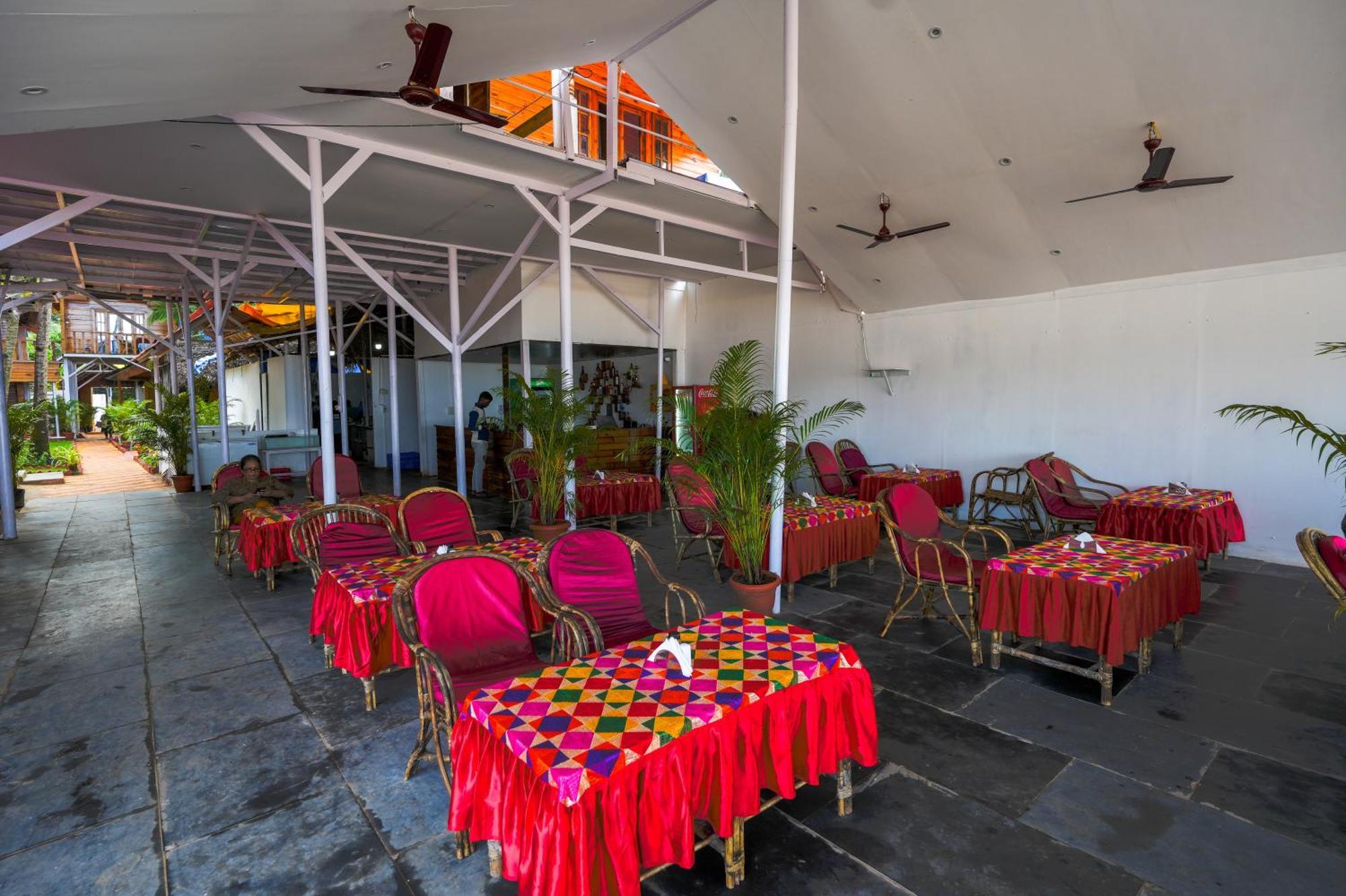 Om Sai Beach Resort 阿贡达 外观 照片