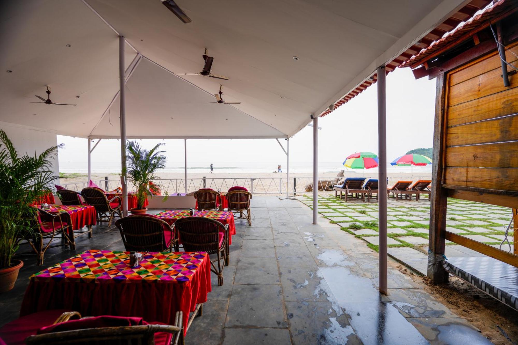 Om Sai Beach Resort 阿贡达 外观 照片