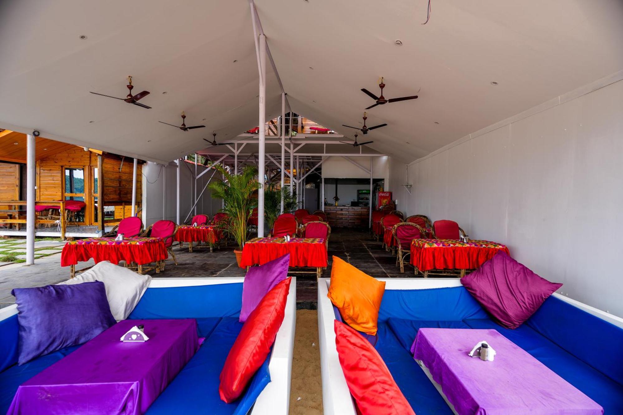 Om Sai Beach Resort 阿贡达 外观 照片