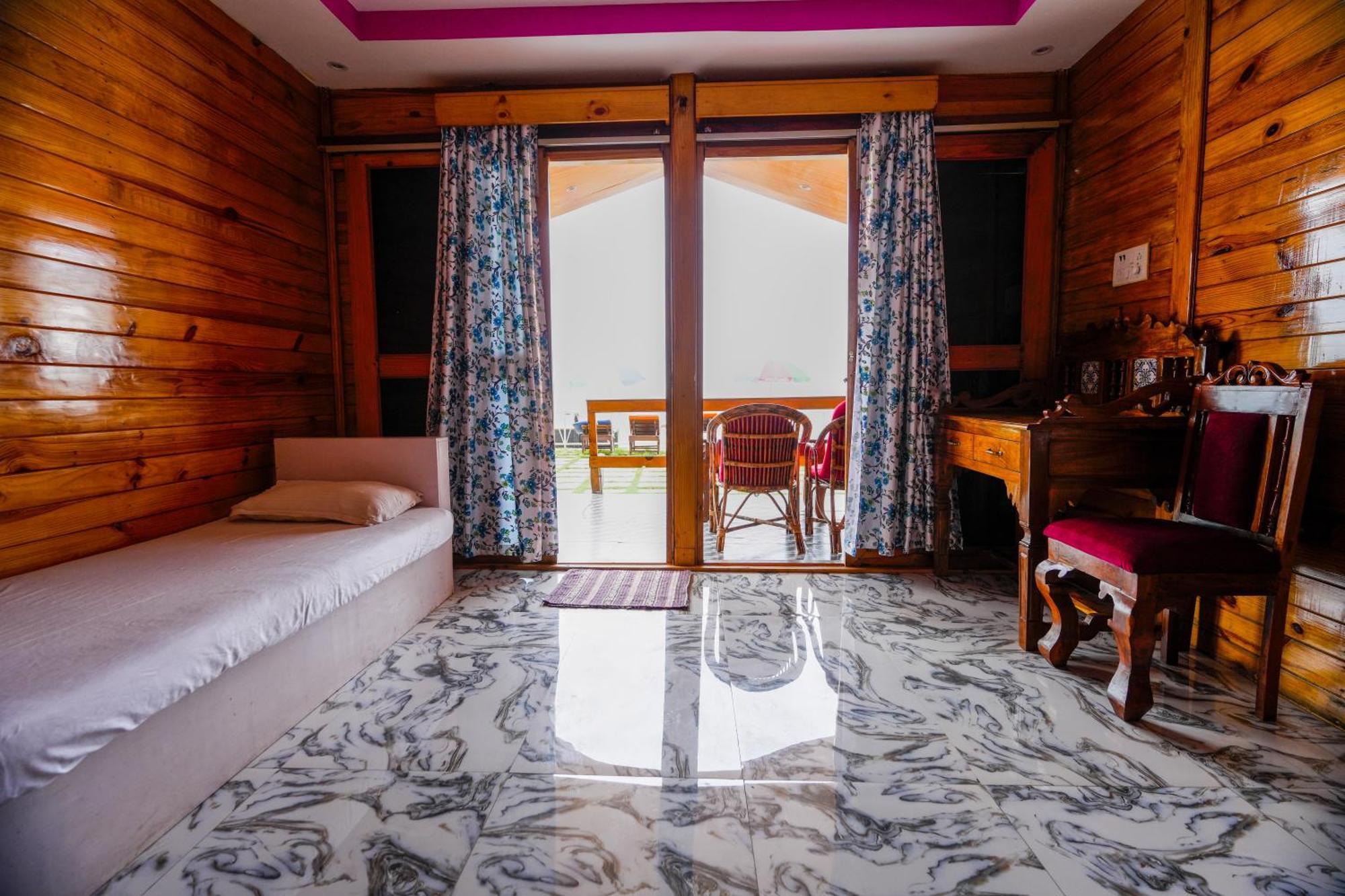 Om Sai Beach Resort 阿贡达 外观 照片