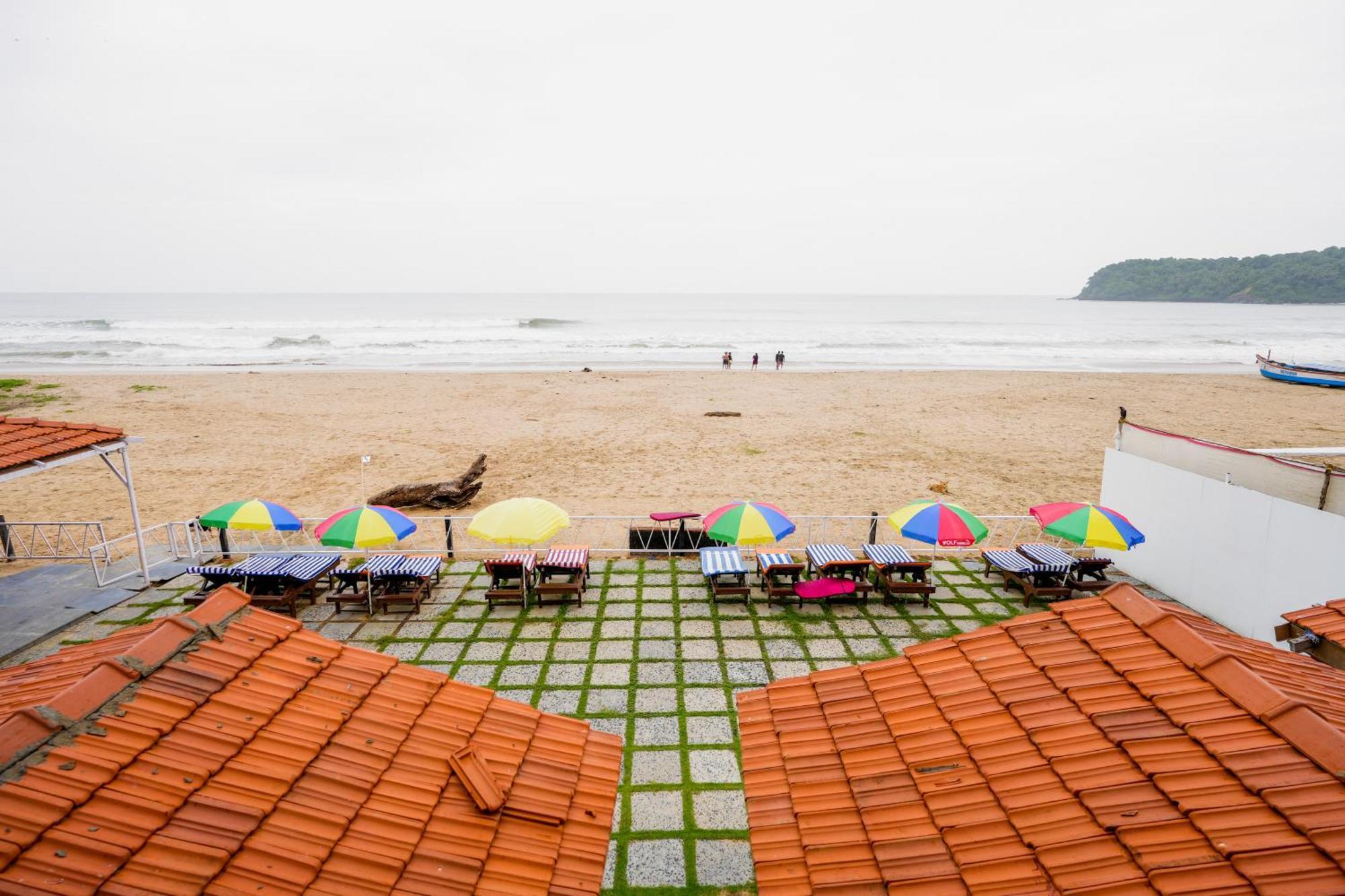 Om Sai Beach Resort 阿贡达 外观 照片